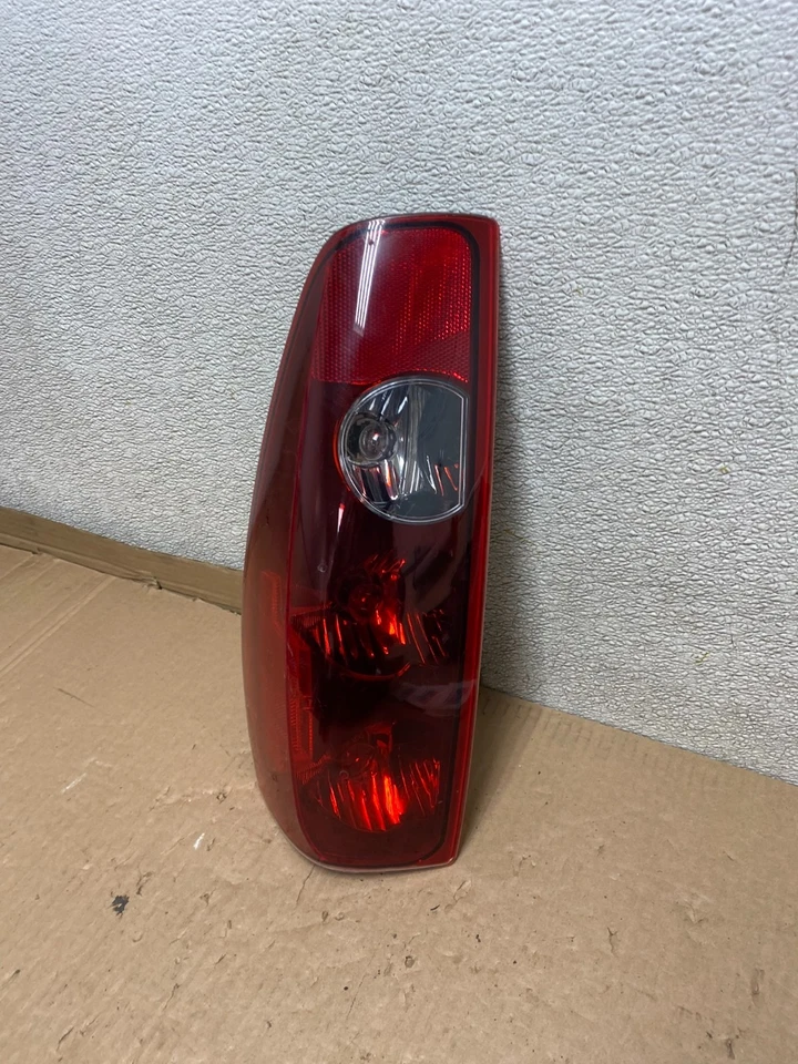 Luz trasera lateral del pasajero derecho Chevrolet Colorado GMC Canyon 2004 a 2012 U8538 Foto 2 de 4