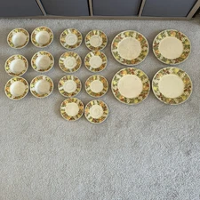 Vernon Ware Hand Painted Della Robbia by Metlox 18 Piece Set