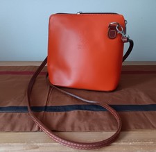 Umhängetasche Größe  H 17cm B 19cm
