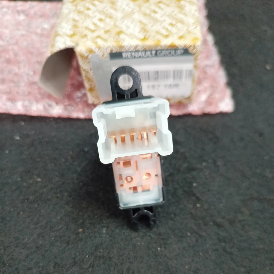 RENAULT KADJAR WINDOW SWITCH Diesel 5 Door Hatchback 254119716R 15-22 - Image 4 of 4