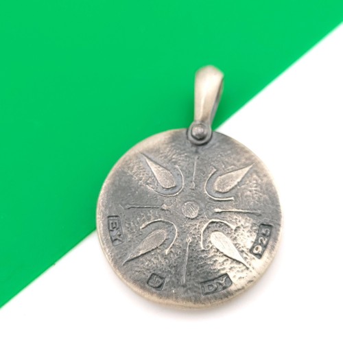 Ciondolo amuleto leone Petrvs da uomo in argento sterling 25 mm David Yurman - Foto 7 di 15