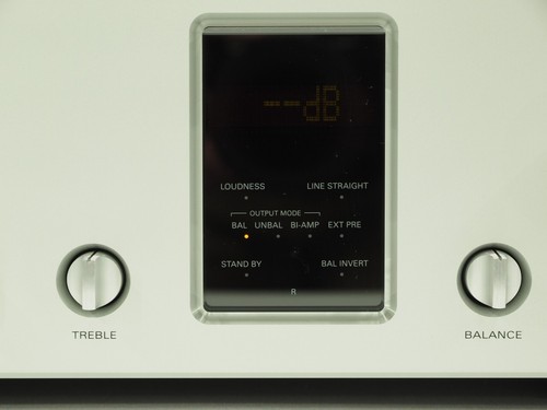 LUXMAN C-900u Control Amplifier - Picture 2 of 18
