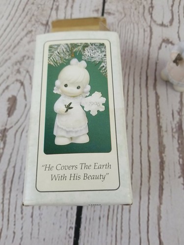 Precious Moments Ornament 1995 He Covers The Earth With His Beauty New in Box - Picture 4 of 12