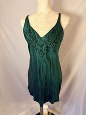 Vintage Victoria?s Secret gold label emerald green silk slip dress. Size M