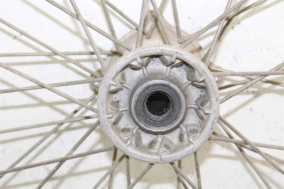 Cubo aro roda dianteira 2002 Kawasaki KX 250 - Imagem 2 de 4