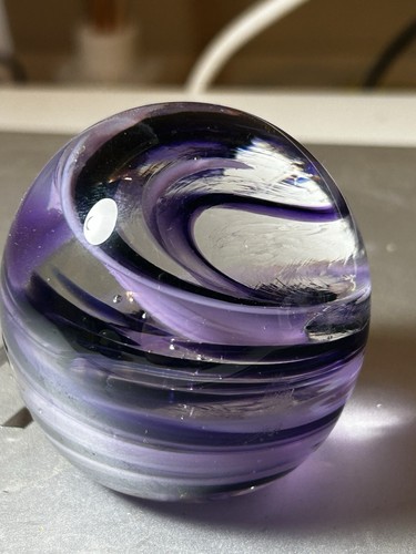 Four Vintage Glass Paperweights - Three Spherical And One Flat. - Picture 17 of 21