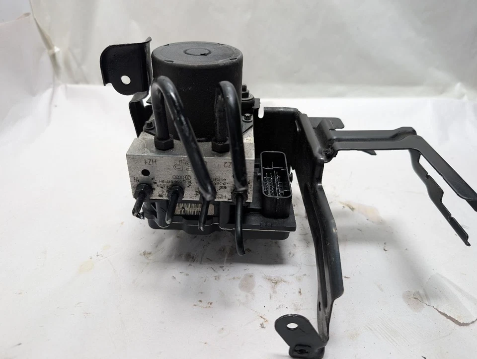 Used ABS Pump and Motor Assembly fits: 2007 Audi A4 Assembly AWD quattro Grade A Foto 2 de 4