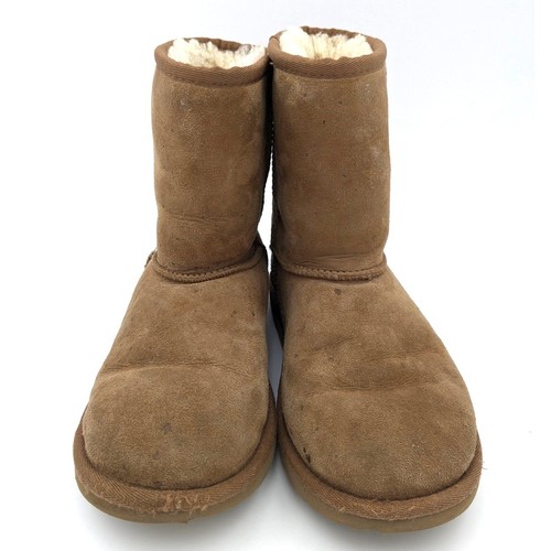 Stivali invernali UGG Australia Classic Short II da uomo in morbida pelle di pecora taglia US6 EU38 - Foto 2 di 16