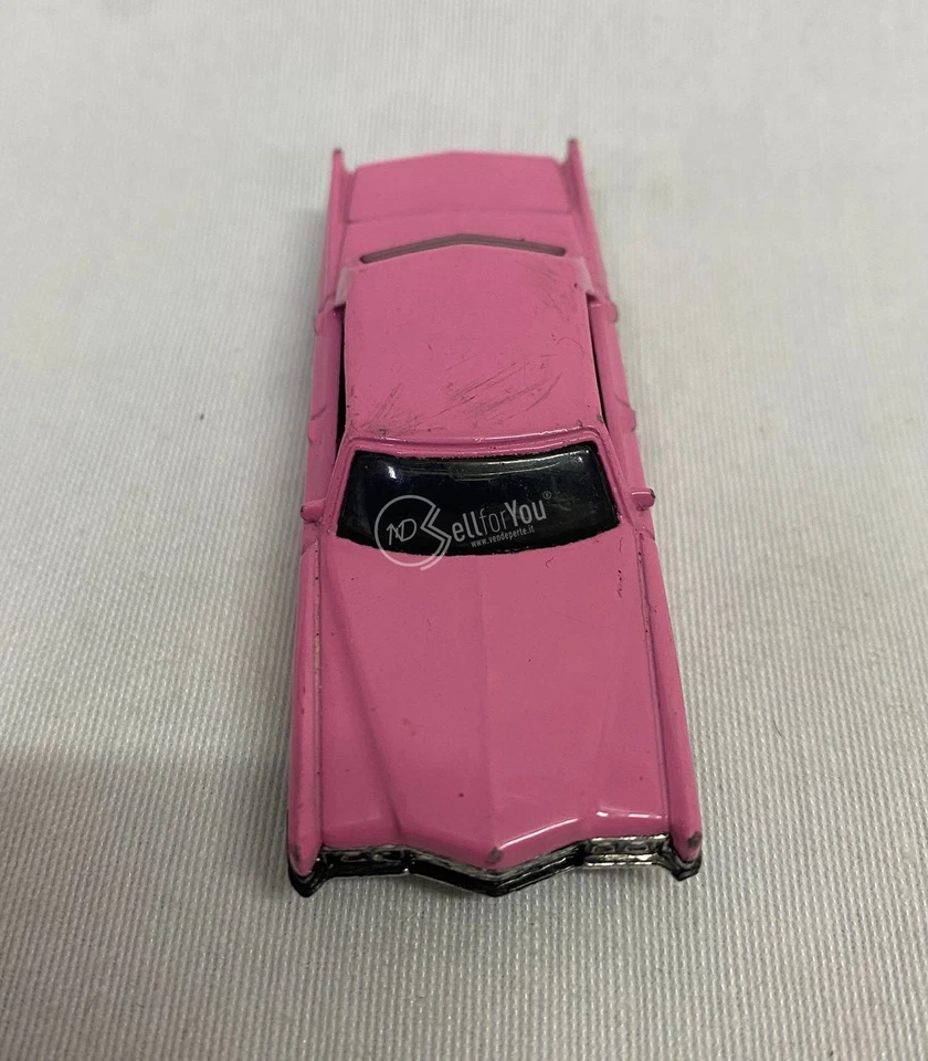 Modellino auto Matchbox Cadillac Sedan De Ville 1969 scala 1/75 rosa collezione - Immagine 3 di 4