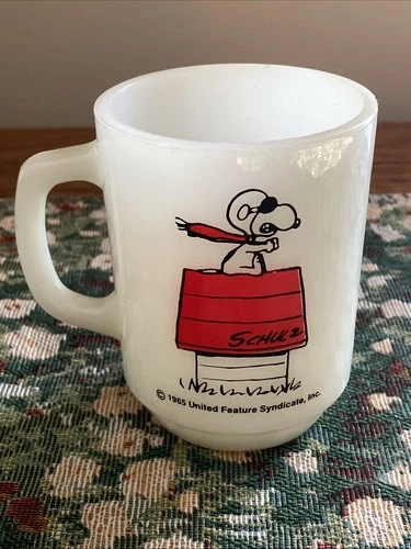 1965 Vintage Fire King Snoopy Red Baron Milk Glass Mug Anchor Hocking coffee cup