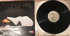 Oscar Peterson Trio Another Day LP MC 20869  VG/VG 1975 