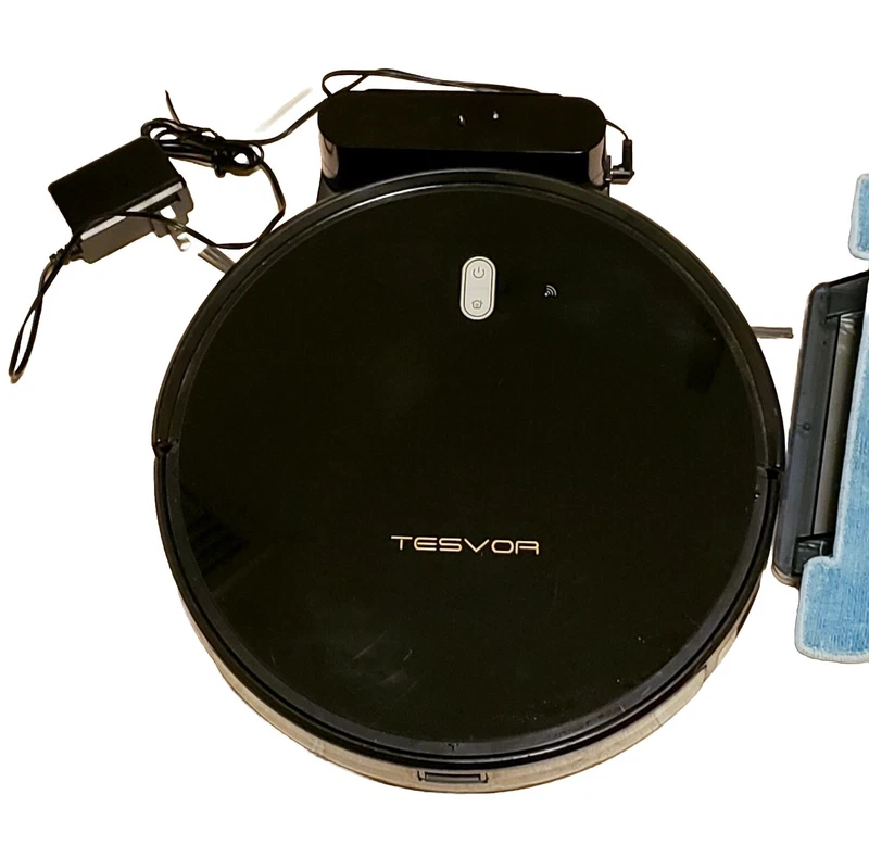 Tesvor M1 robot vacuum with watertank