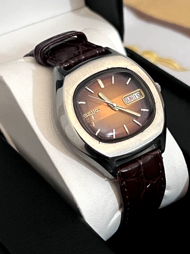 Seiko  Automatic 7009 5001 Gold Brown 2 Tone Dial Day Date Watch 17J