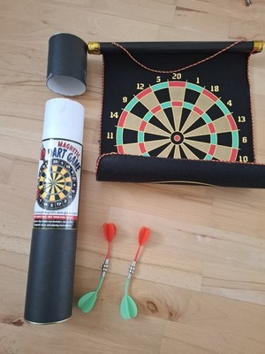 Magnetic Dartboard Game 4 Arrows Double Sided Reel Game Excellent