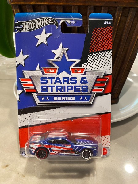 2024 Hot Wheels Stars & Stripes 2/5 2013 Copo Camaro Blau J5 Speichen-image