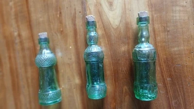 Trio petites bouteilles anciennes Collection Poupée Verrerie - Photo 1/4