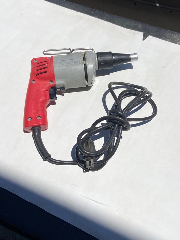 MILWAUKEE 120V CORDED DRYWALL SCREW SHOOTER, SCREW GUN  W/BELT CLIP, WORKS GREAT