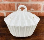 Antique Royal Worcester Porcelain Lidded Sugar Bowl White Shell Shaped Basket