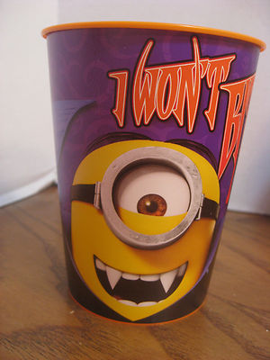 Halloween Minion ''I Won't Bite''- Minion with Vampire Fangs - Plastic 16 oz. Cup 