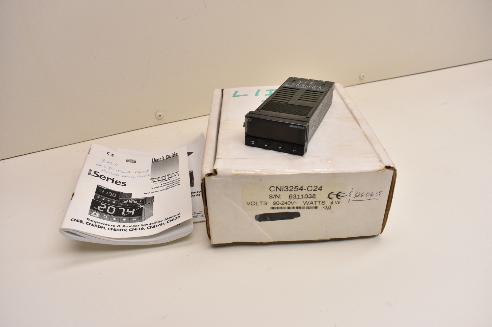 Omega iSeries Temperature & Process Controller CNi3254C24 90240V