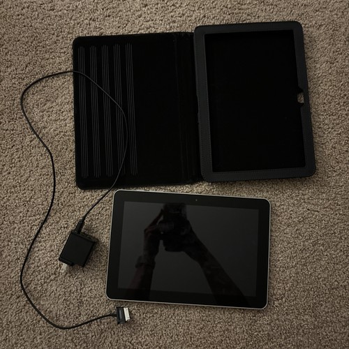 SAMSUNG CE0168 WIFI TABLET Parts Only Not Working Charger Case Bundled