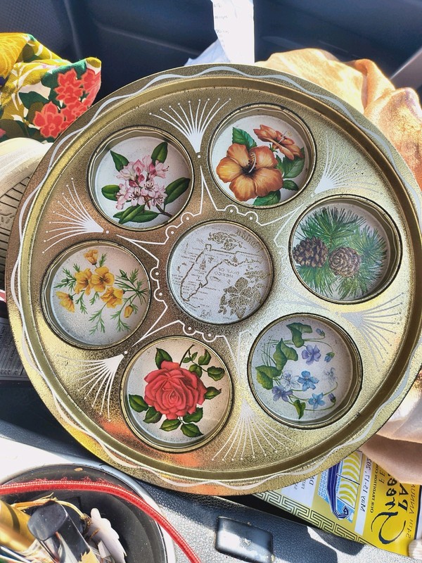 Gorgeous Vintage Gulf of Mexico/FL Souvenir Metal Drink Tray Round Black Gold 