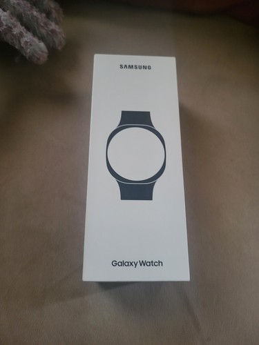 Samsung Galaxy Watch8 Classic 46 mm Bluetooth/Wifi neuf scellé. - Photo 3 sur 3
