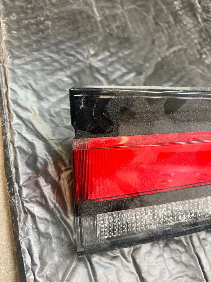 Luz portón trasero Lexus RX 350 2025 Foto 3 de 4