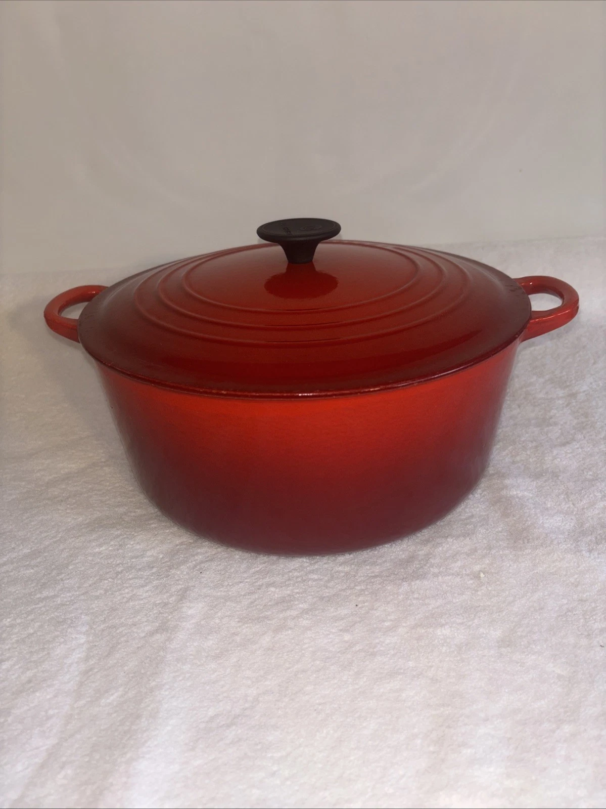 LE CREUSET VTG FRANCE #28 FLAME ORANGE ENAMELED CAST IRON DUTCH OVEN W LID