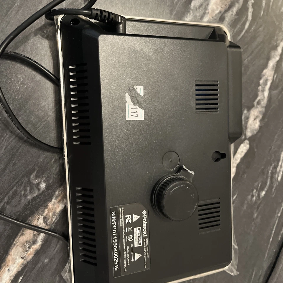 Polaroid PDF-750ST 7 Inch 1024x600 LED Digital Photo Frame Textured Silver Frame - Image 4 of 4