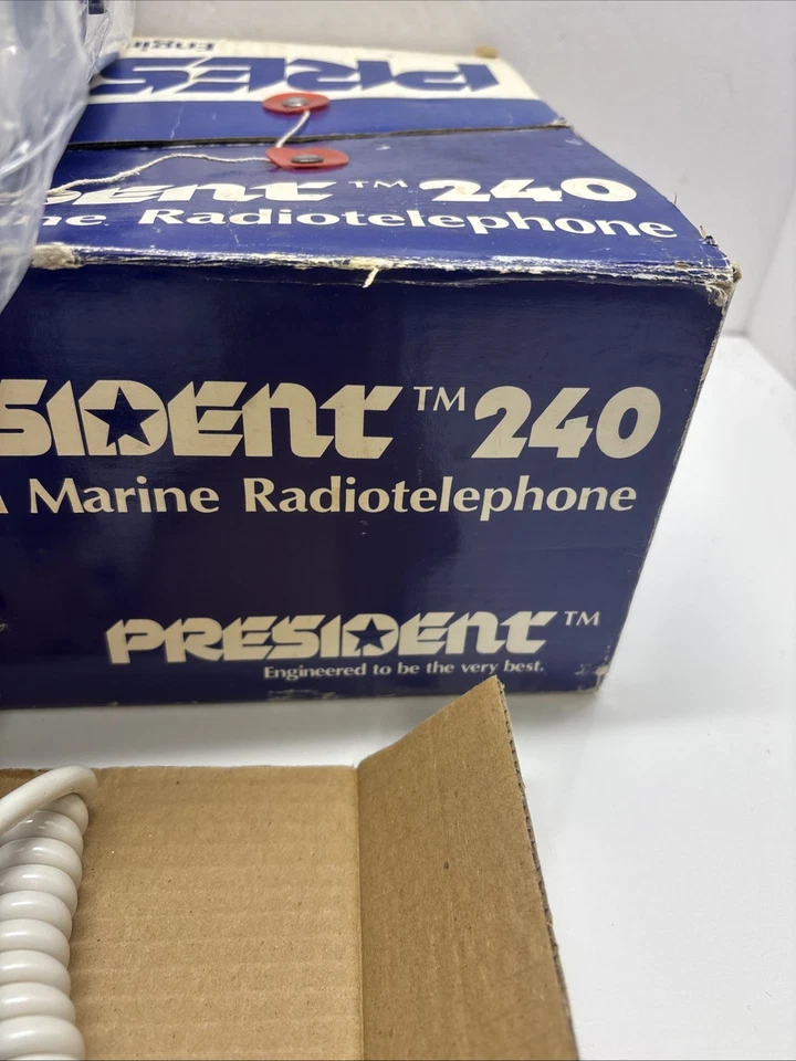 Vintage President 240 24 Channel vHF/FM Marine Radiotelephone  - Image 4 of 4