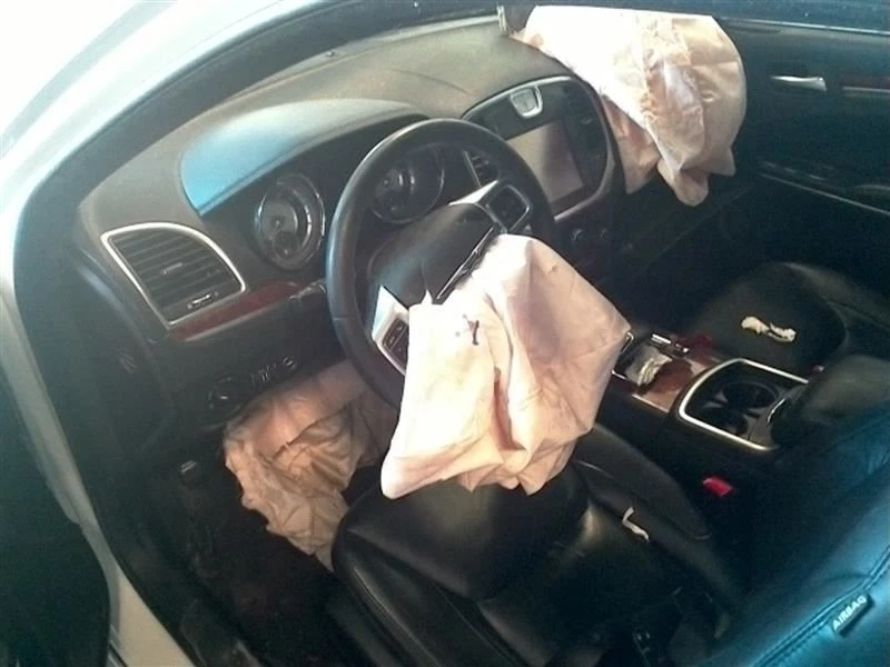 司机前门开关驱动器镜窗适合 13-14 300 10144182 — 第 4/4 张图片