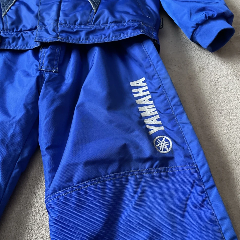 Baberos y chaqueta para moto de nieve Yamaha Factory Racing azul a juego talla 14 juvenil Foto 4 de 4