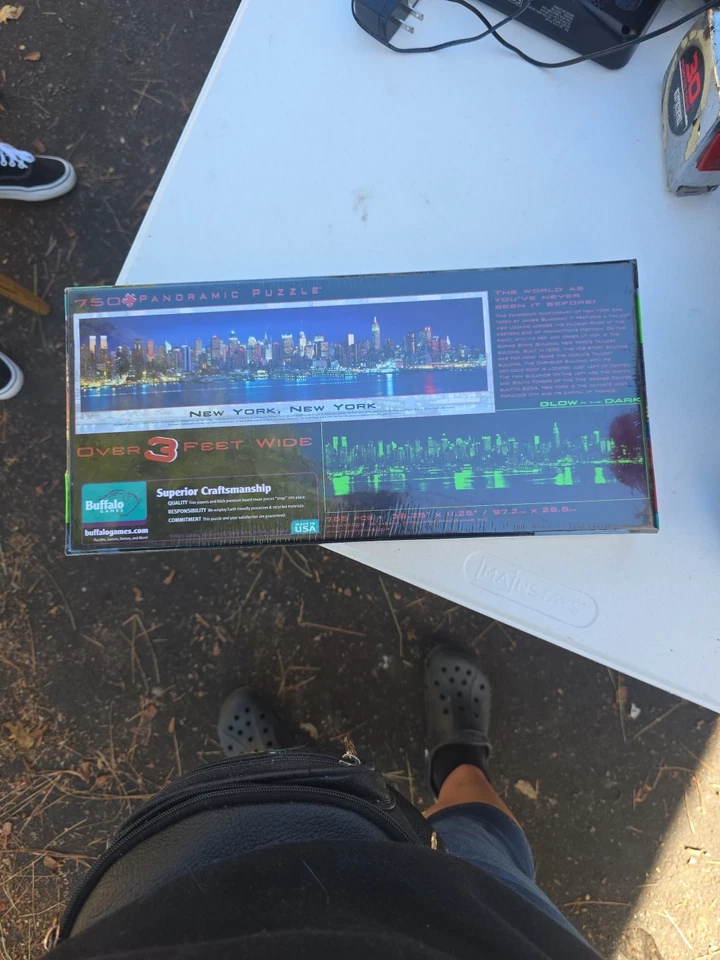 VTG NEW NY Skyline Pre 911 Panoramic Puzzle Glow In The Dark Twin Towers 3ft  - Image 2 of 4