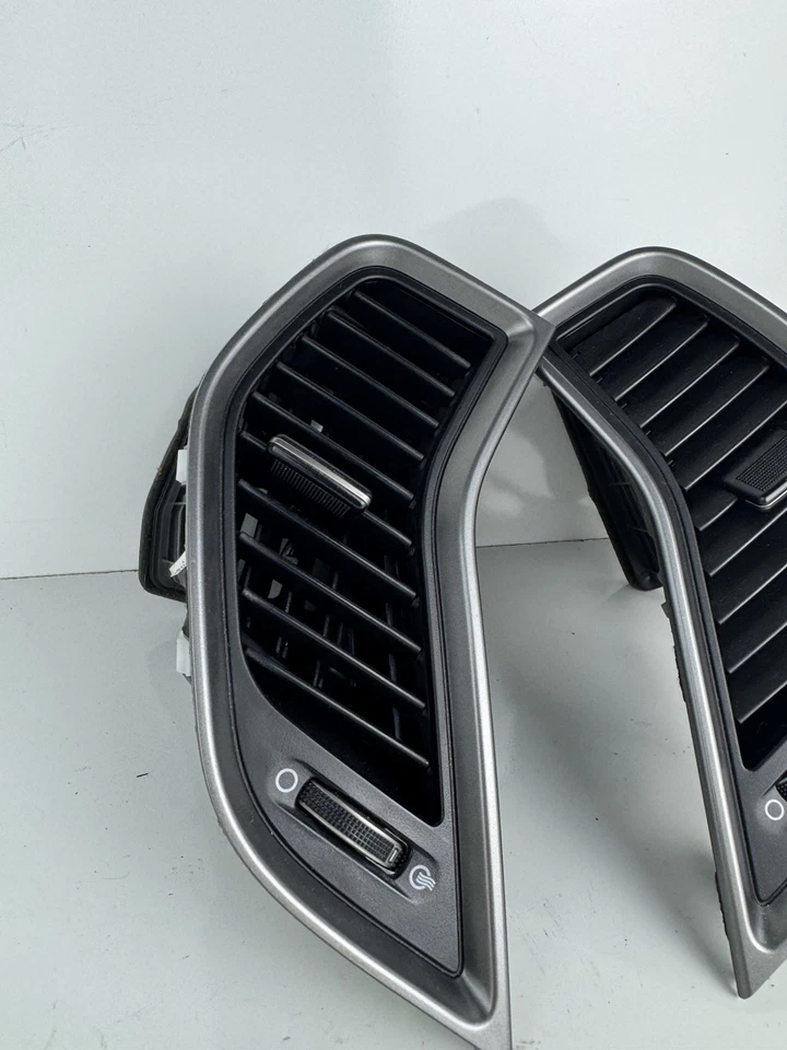 2013-2016 Hyundai Santa Fe Center Dash LEFT RIGHT AIR VENTS AIR VENT OEM PAIR - Image 2 of 4