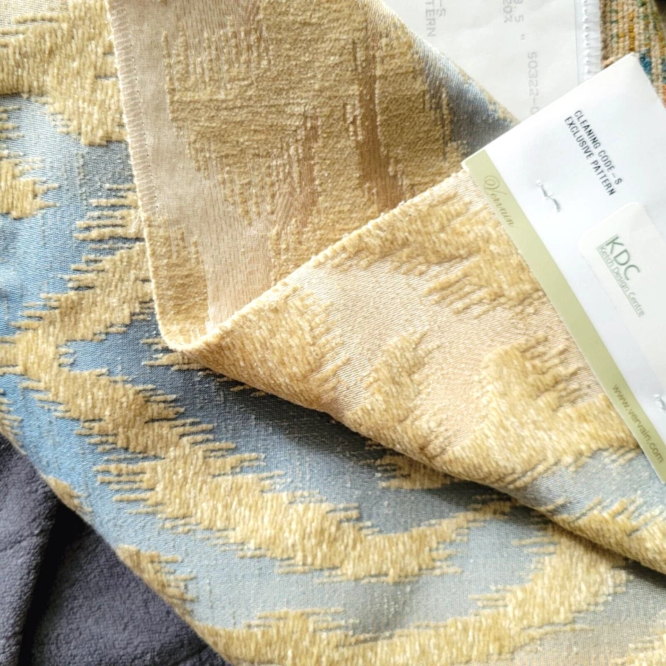 heavily Textured Fabric Sample material viscose wool polyester shiny France - Image 3 of 4