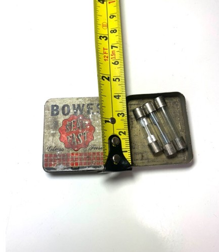 Bowes Seal Fast Glass Automobile Fuse Tin with 3 Fuses Vintage Tin - Picture 8 of 9