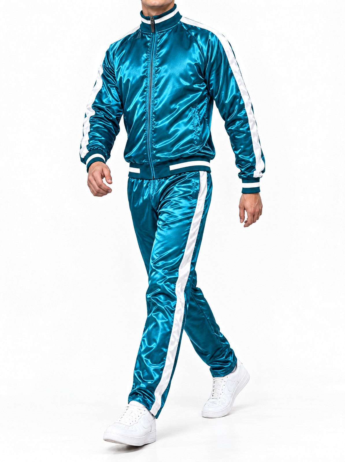Eleganza Scintillante: Ensemble Activewear in Torquise e Nylon Satinato Bianco