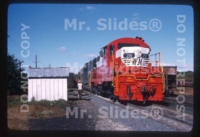 Original Dia WM Western Maryland Fresh Circus Paint GP9m 28 & 2 mit PSGR Zug