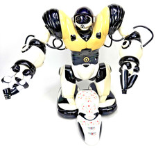VTG 2004 WowWee Robosapien 14" Humanoid Toy Robot With Remote Control Working