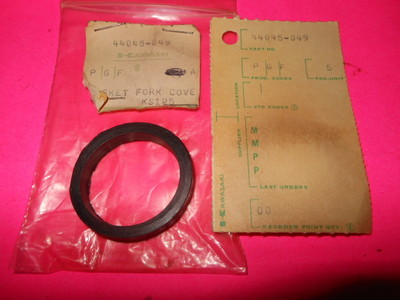 NOS OEM Kawasaki KE125 KS125 KZ200 FORK COVER GASKET 44045-049 | eBay