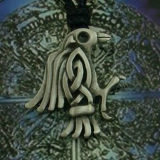 Rabe keltischer Knoten Raben Anhänger Amulett Talisman Glücksbringer 30270M