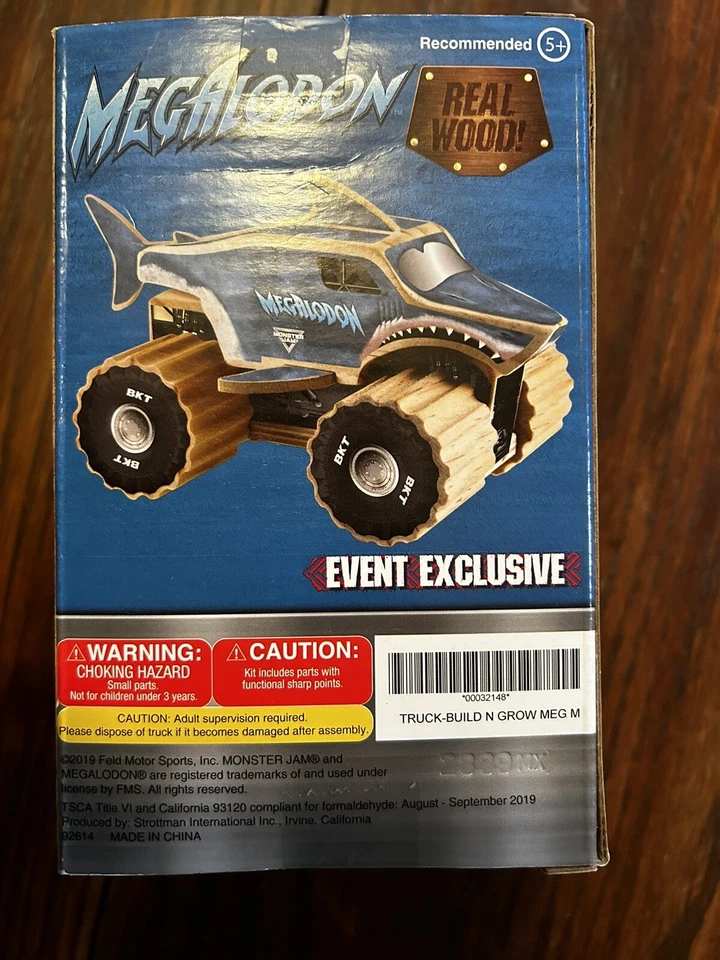 Camión de madera real Monster Jam Megalodon - Kit de coleccionistas exclusivo para eventos 2019 Foto 3 de 3