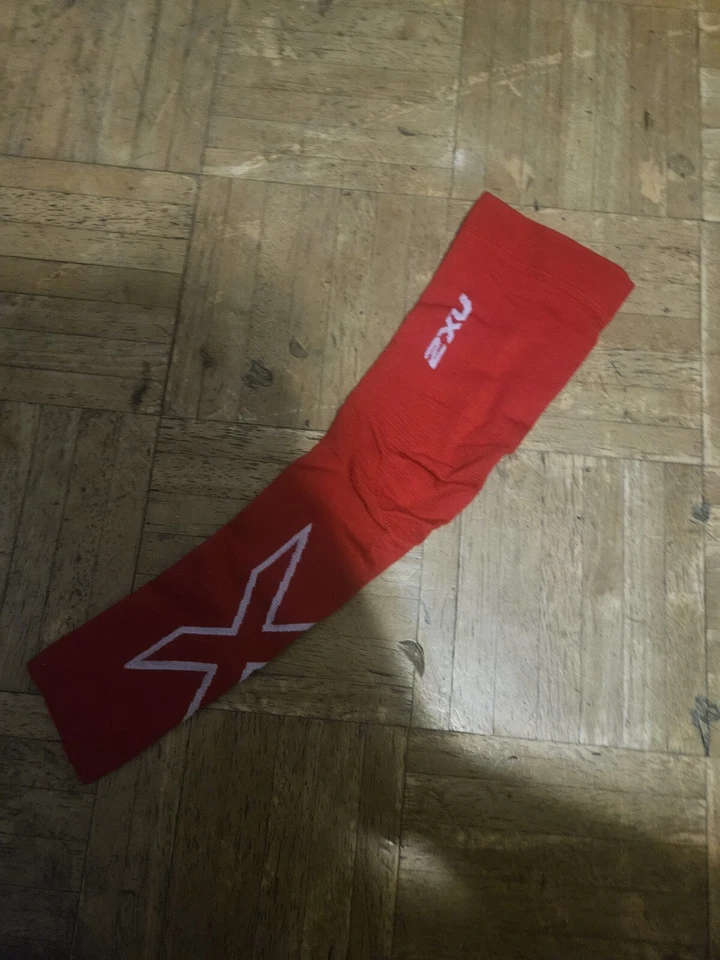2xu Compression Arm Sleeve Red Medium  - Image 2 of 2
