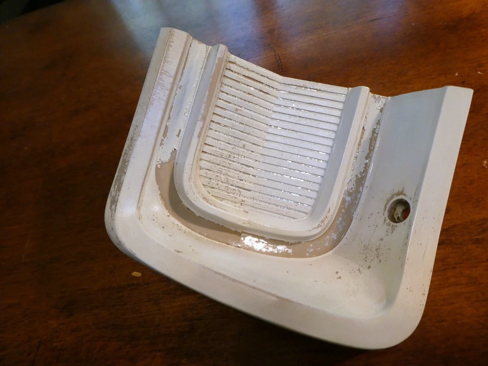 Ford Falcon 1965 pieza de moldura final Sprint Futura C5DB-6204392-C Foto 2 de 4