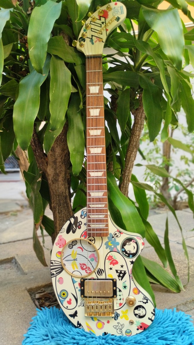 ベース FERNANDES ZO-3 Led Zeppelin III KEROKERO RARE! Fernandes ZO-3 Nomad ArtRock Led Zeppelin III Jimmy