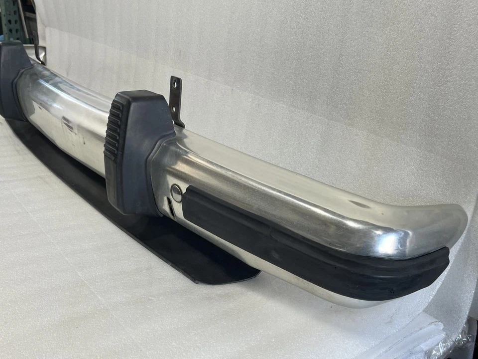 1988 Jeep Grand Wagoneer para-choque dianteiro 5363154 - Imagem 3 de 4