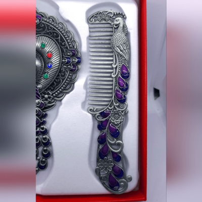 Gorgeous 3D Peacock Vintage Mirror & Comb New Gift Box Set Silver