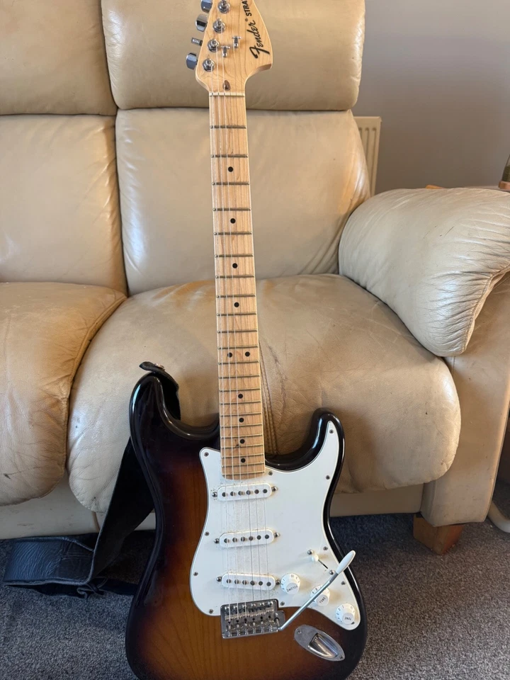 Fender Player Stratocaster HSS Electric Guitar - 3-Color Sunburst Body, Pau..., photo 1 of 5