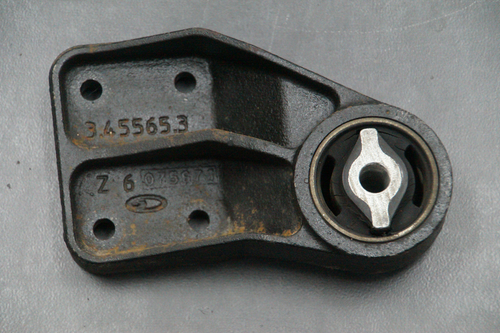 Halter Rechts 3455653 Maserati GT GranTurismo Differential Hinterachsgetriebe - 第 1/4 張圖片